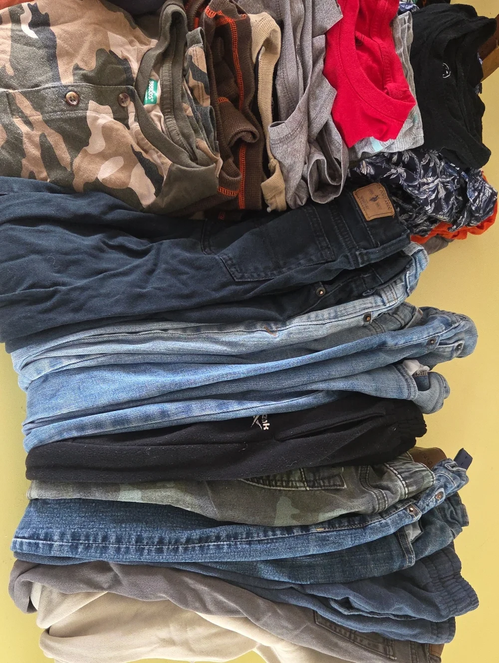 32 Pieces Boys Kids Size 10 Clothin Bundle - Picture 2 of 13